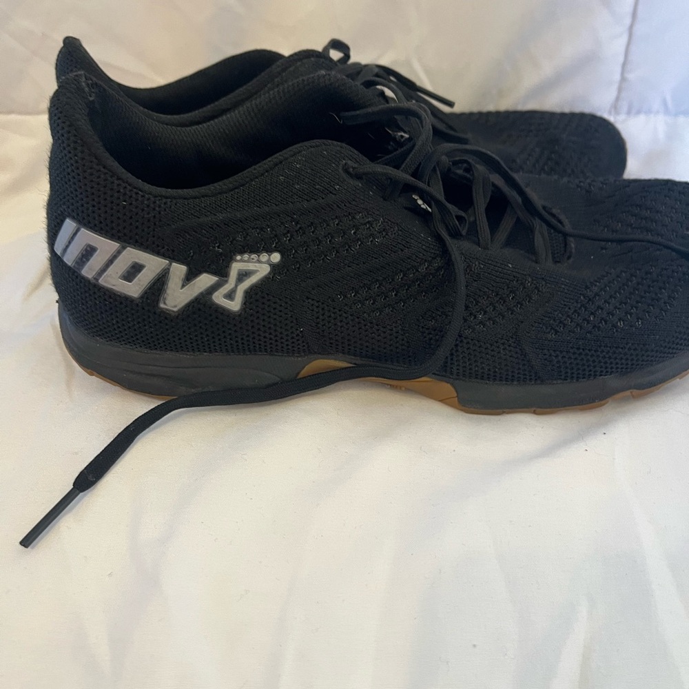 Inov-8.5 Men's Black and Silver Athletic Shoes gym shoes